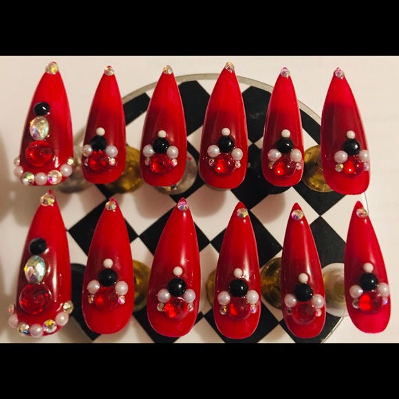 🎅 Red Ryda Santa hat Vibez- Medium(1,5,4,6,8+3) - Picture 4 of 8